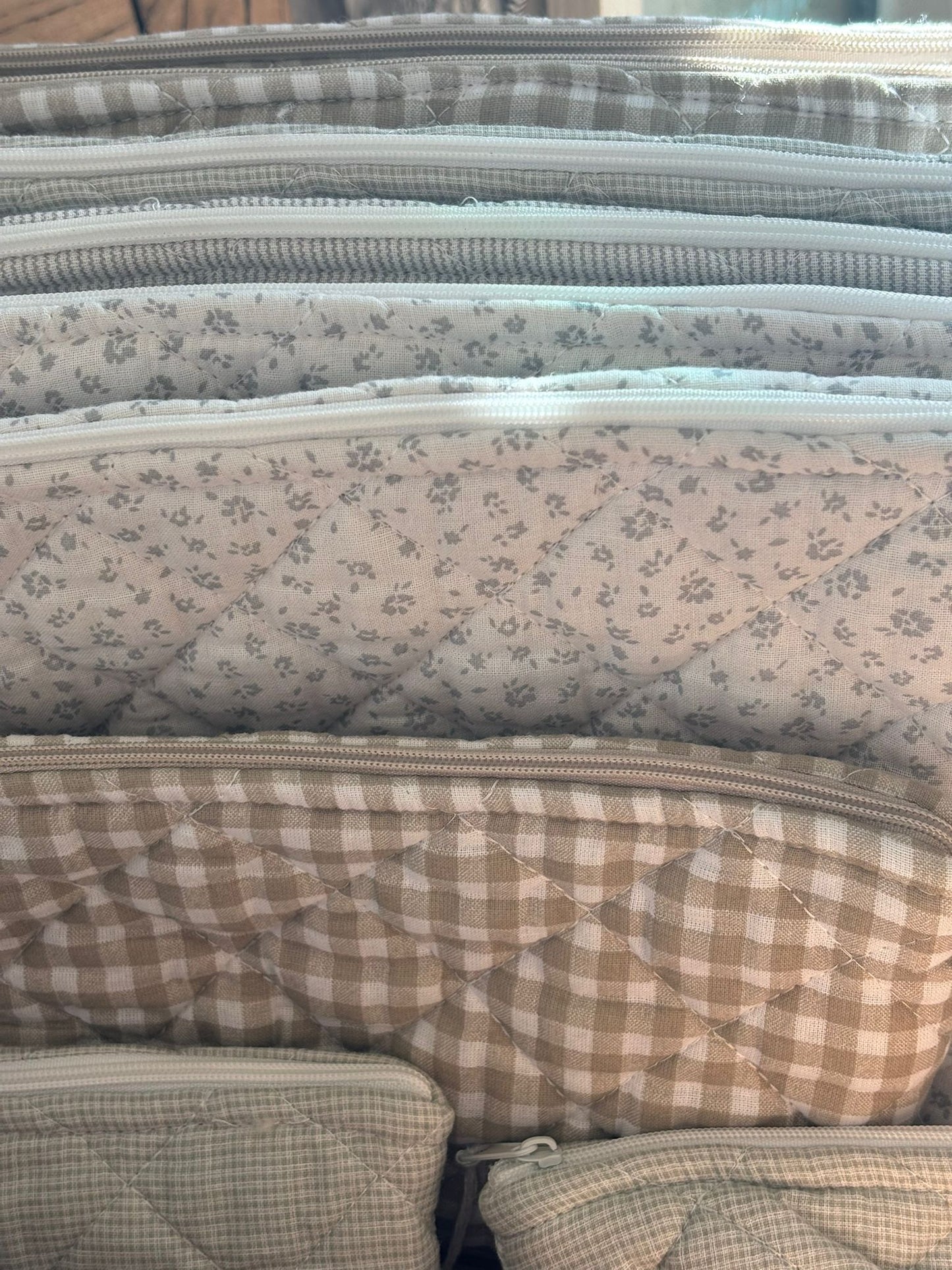 תיק איפור קווילט בדוגמאות שונות