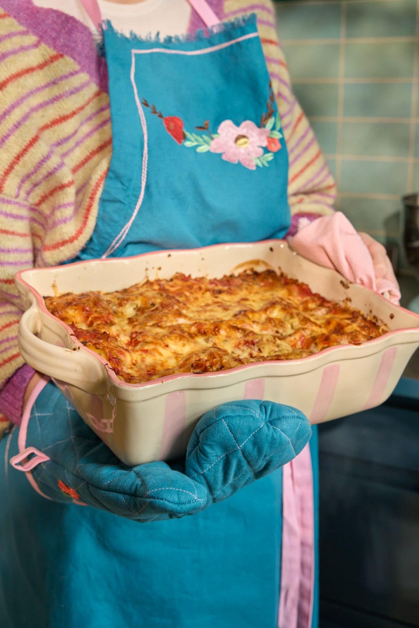 תבנית אפיה מלבנית מקרמיקה L - שמנת פסים ורוד