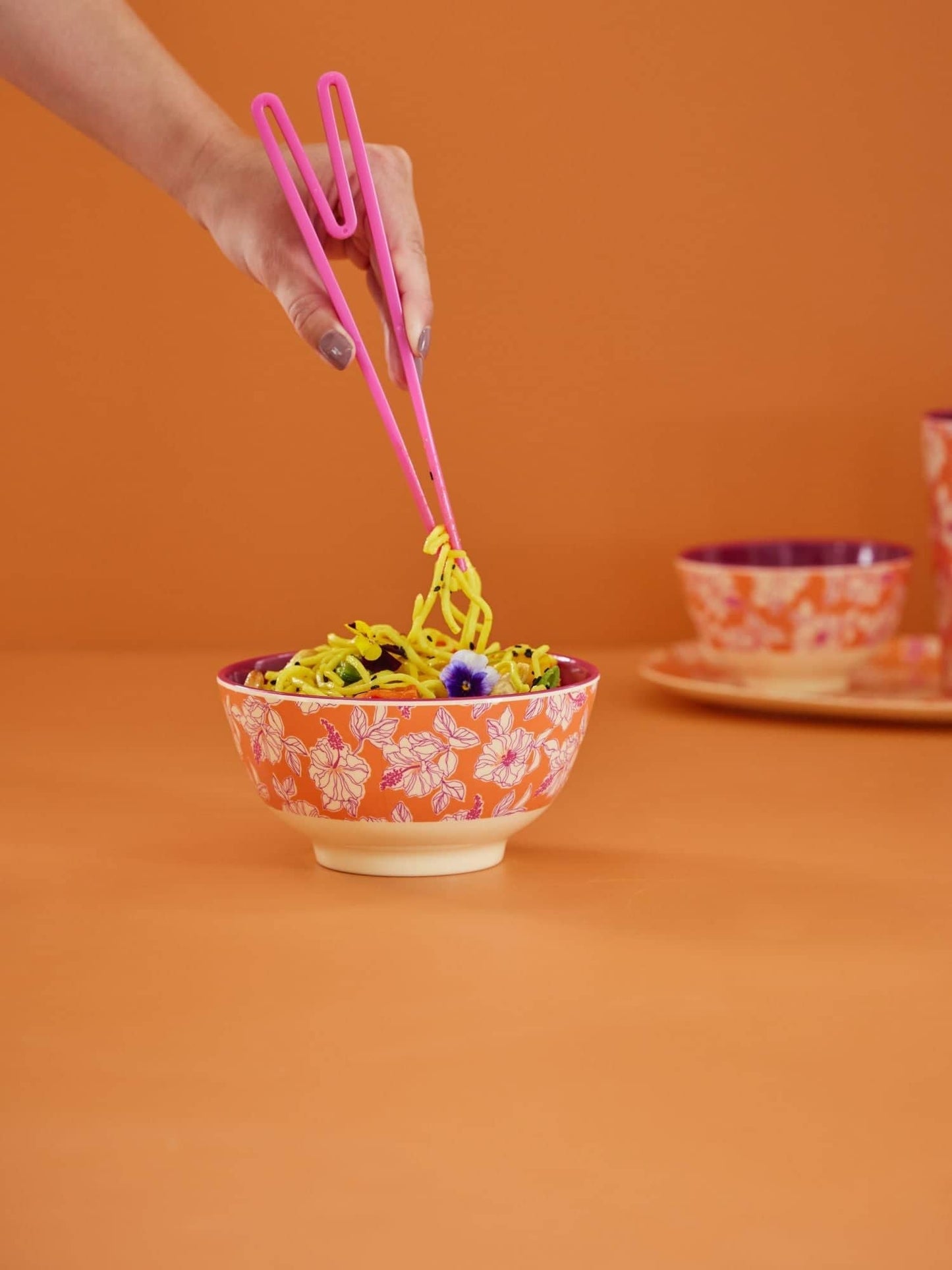 קערת מלמין בהדפס היביסקוס כתום