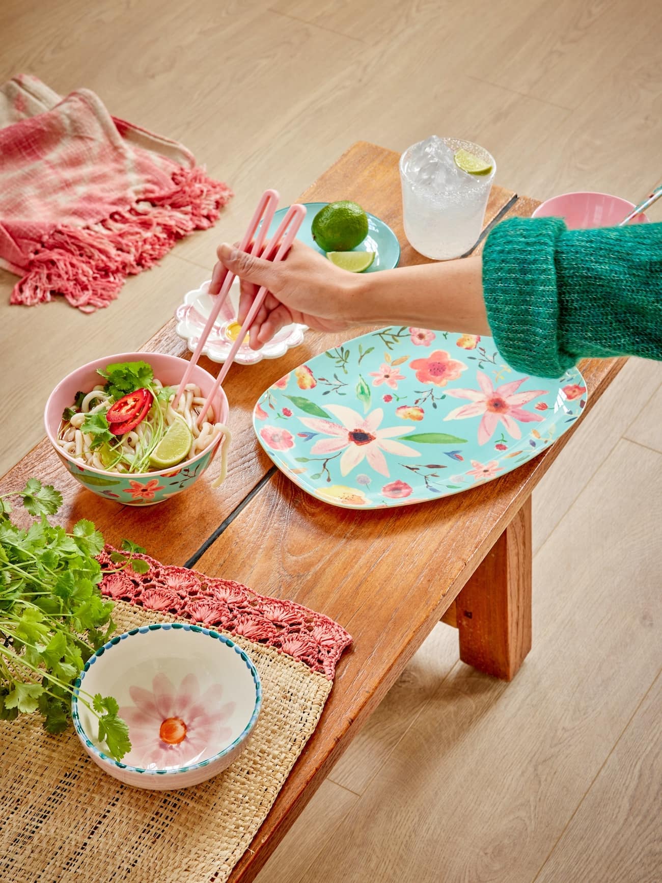 מגש מלמין פרחי סלמה תכלת