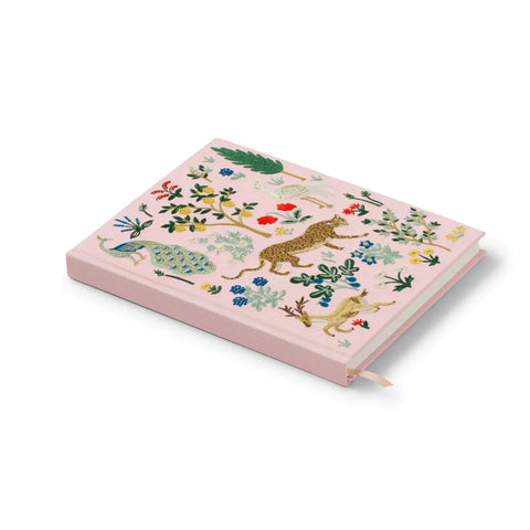 סקצ׳בוק בכריכה רקומה: Menagerie