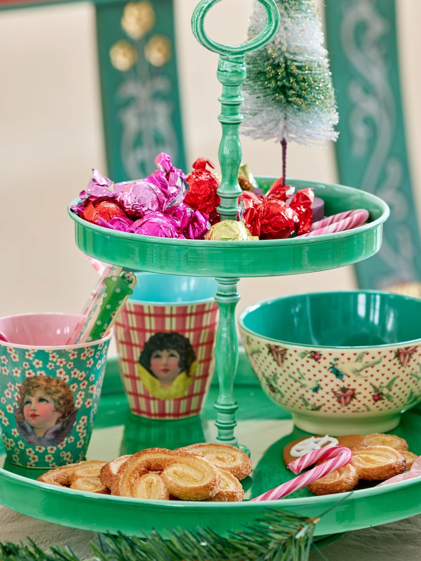 כוס מלמין מלאך רקע אדום