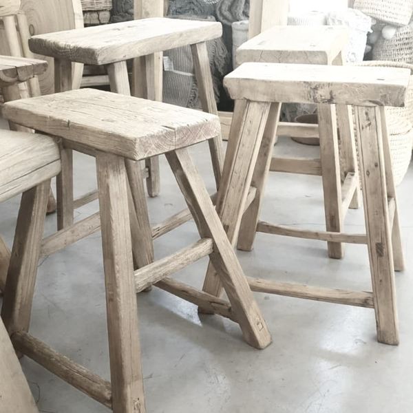 שרפרף עץ מלבן ממוחזר