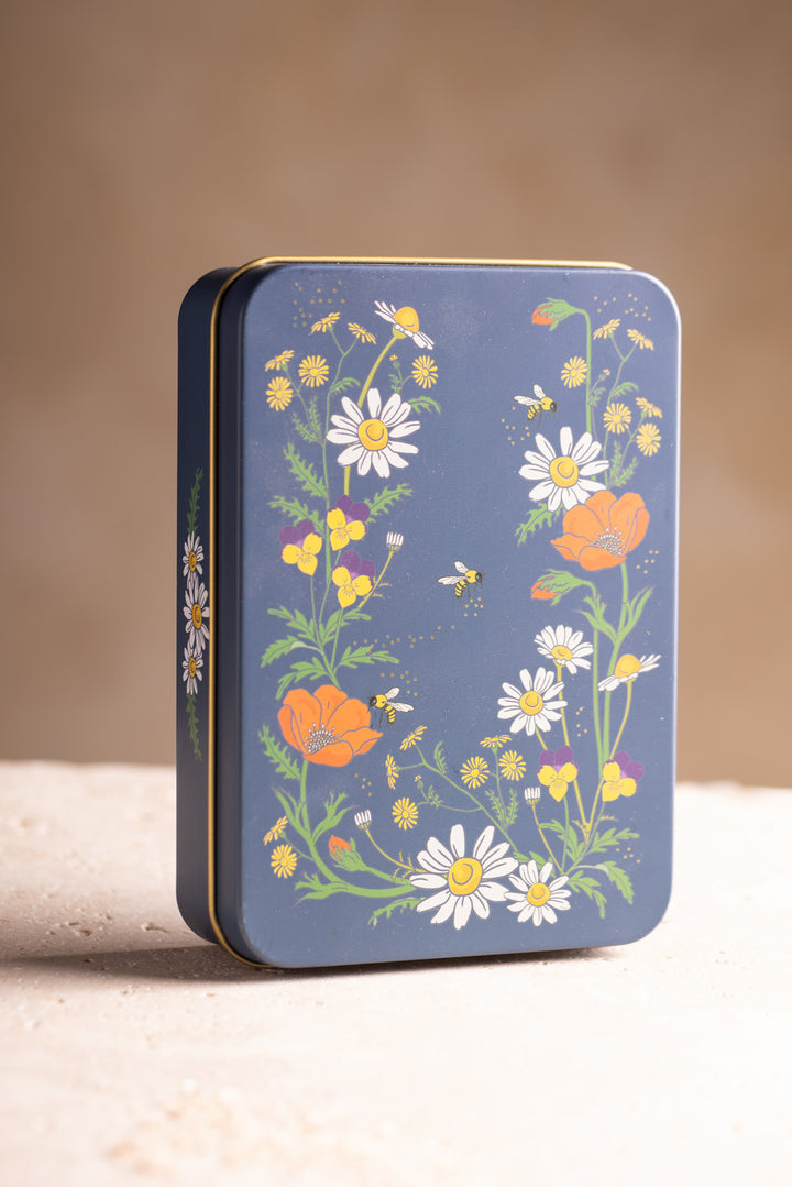 קופסת פח: Blue Meadow