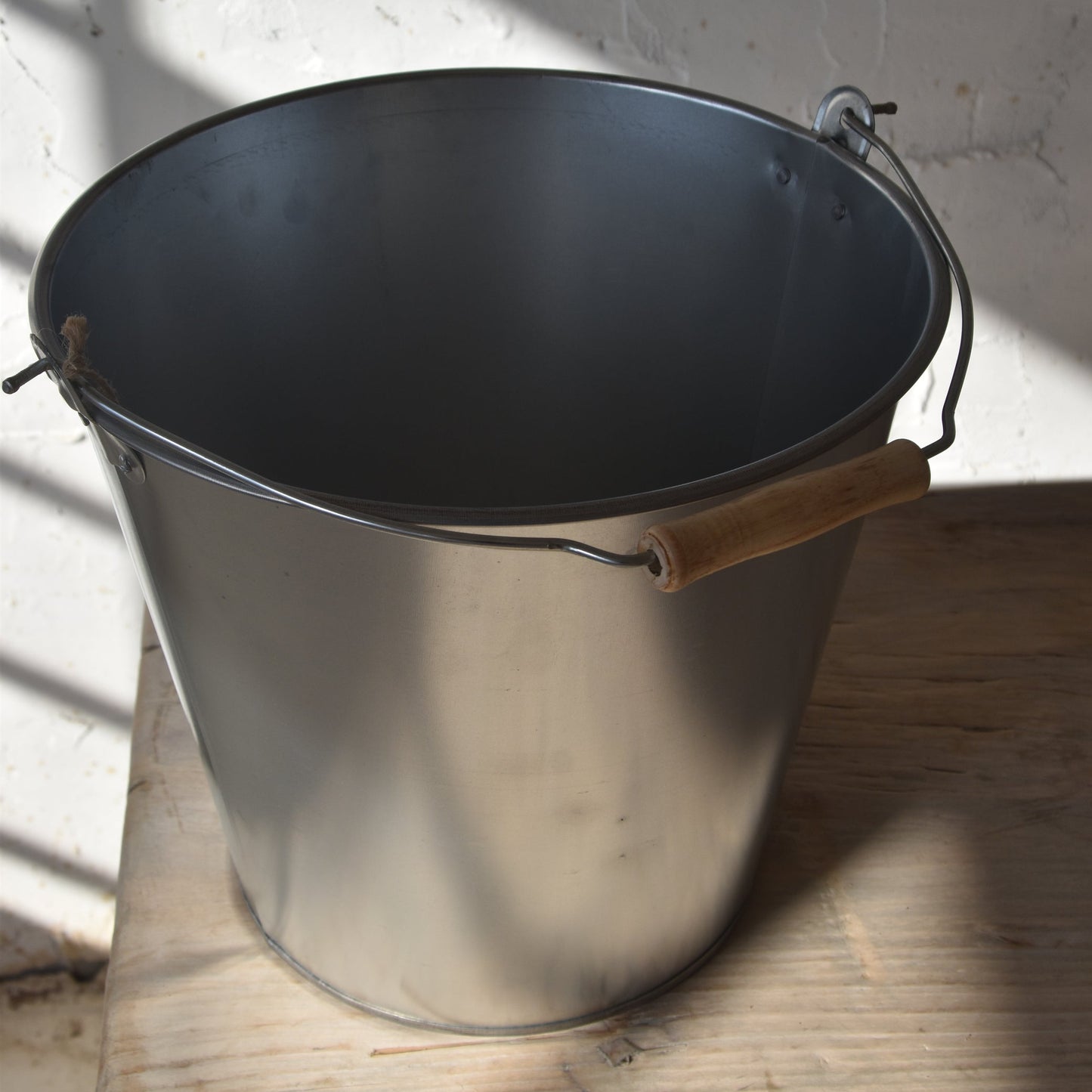 דלי פח מתכת