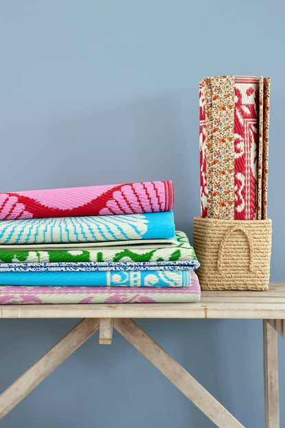 מחצלת ראנר מפלסטיק ממוחזר משבצות דמקה תכלת