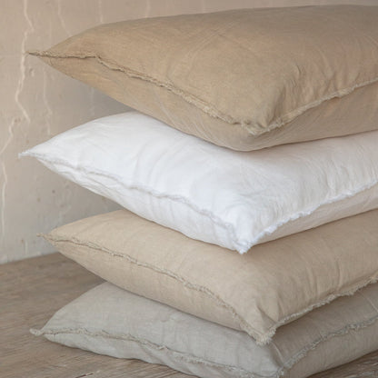 כרית פשתן בגימור קצוות פרומים 50*30