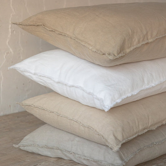 כרית פשתן בגימור קצוות פרומים 50*30