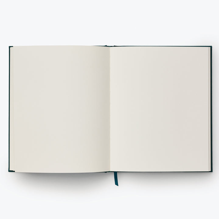 סקצ׳בוק בכריכה רקומה: Strawberry Fields