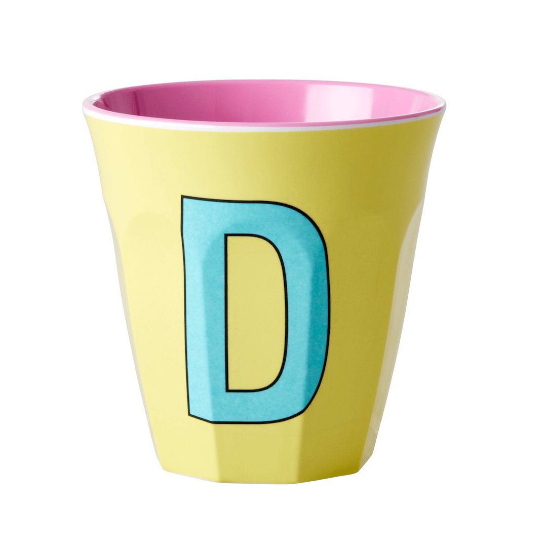 כוס מלמין  אות D תכלת רקע צהוב