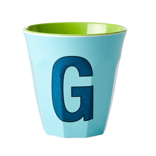 כוס מלמין אות G כחול רקע תכלת
